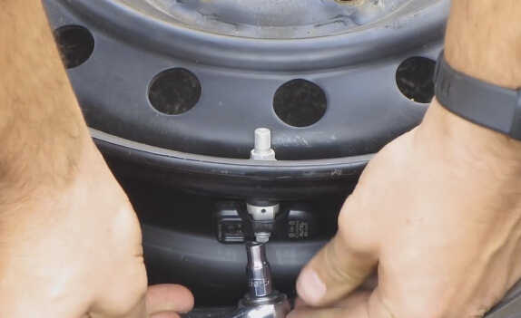 how to install tpms sensors by yourself-13