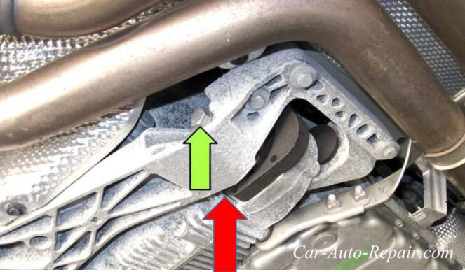 BMW X1 Diffs And Transfer Case Fluid Oil Change (11)