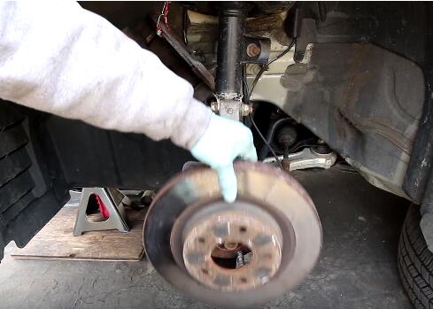 How to Change the Brake Pads And Rotors (11)