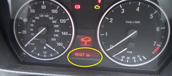 How to Reset Service Light for BMW 318i E92 2013 (10)