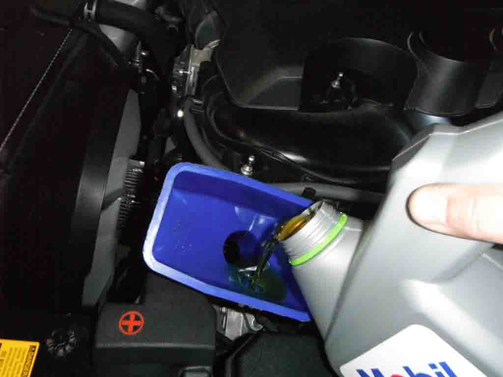 Change Engine Oil & Oil Filter for Toyota 4Runner (47)