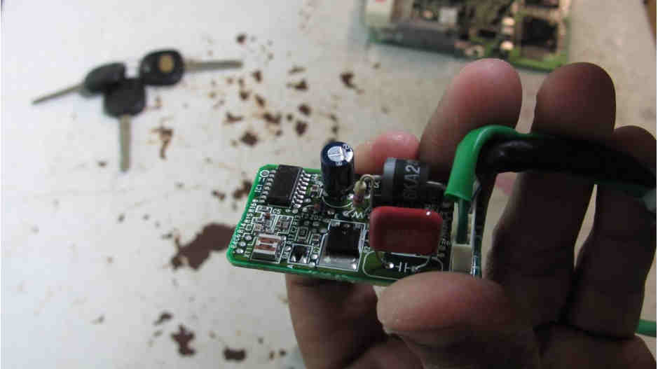 Hacking Immobilizer System When Keys Lost or Swapped ECU (3)