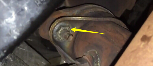 How to Remove Ford F150 Exhaust Y-pipe (8)