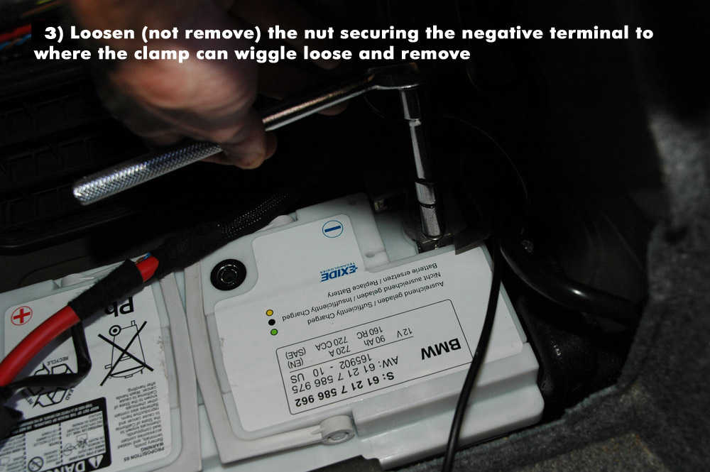 How to Replace New Battery for BMW E90 (3)