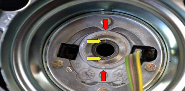 Benz W204 Steering Angle Sensor Removal (8)