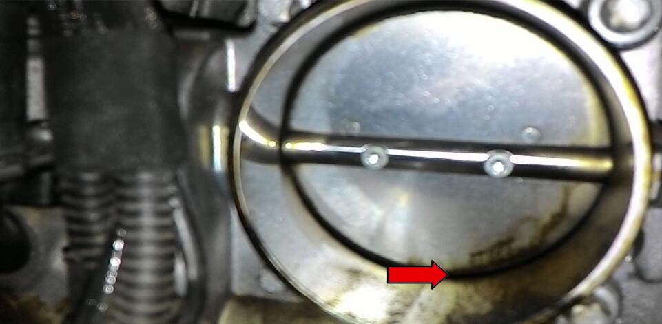 How to Clean Throttle Body for Mercedes Benz by Yourself (6)