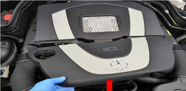 Cách Thay Lọc Dầu Động Cơ Benz W204 (1)