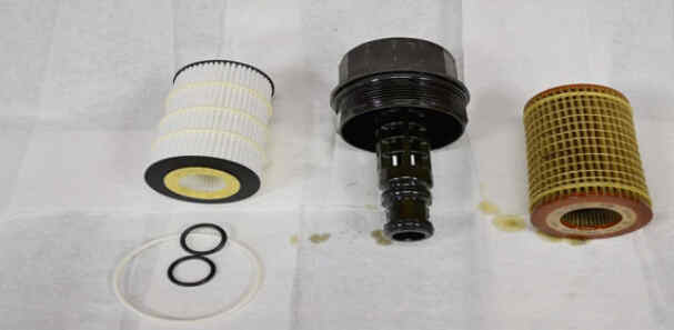 Cách thay thế bộ lọc dầu động cơ Benz W204 (9)