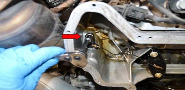 How to Replace Oil Level Sensor for Mercedes Benz (12)