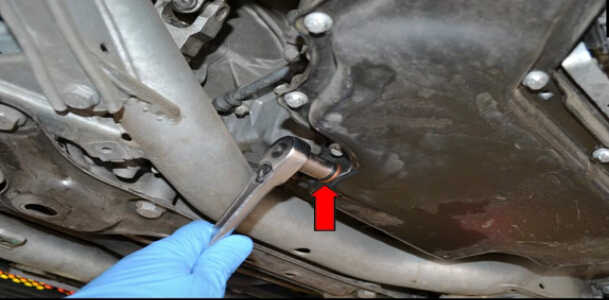 How to Replace Oil Level Sensor for Mercedes Benz (2)