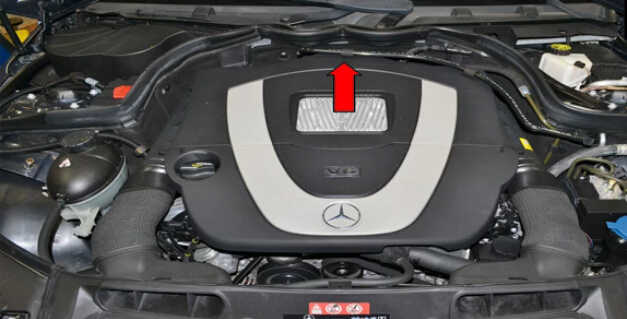 Replace MAF Sensor for Mercedes Benz W204 (1)
