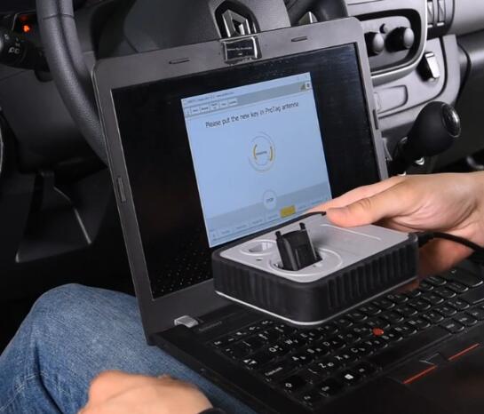 Renault-Trafic-III-All-Key-Lost-Programming-by-AVDI-13