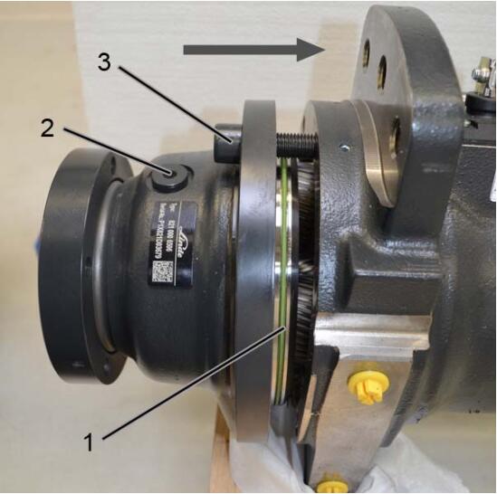 How-to-Change-the-Shaft-Seal-on-the-Drive-Wheel-Unit-for-Still-RX20-Truck-15