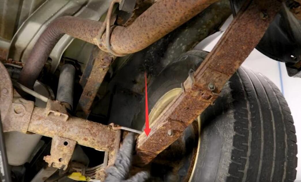 How-to-Inspect-Leaf-Spring-Suspensions-for-Dodge-Pickup-Truck-3rev