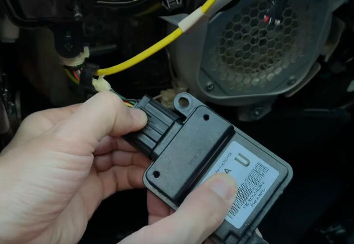 How-to-Repair-Toyota-Off-Warning-Light-Error-6