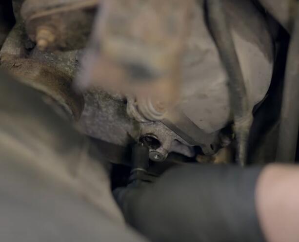 How-to-Replace-Camshaft-Position-Sensor-on-Ford-F-150-2004-11