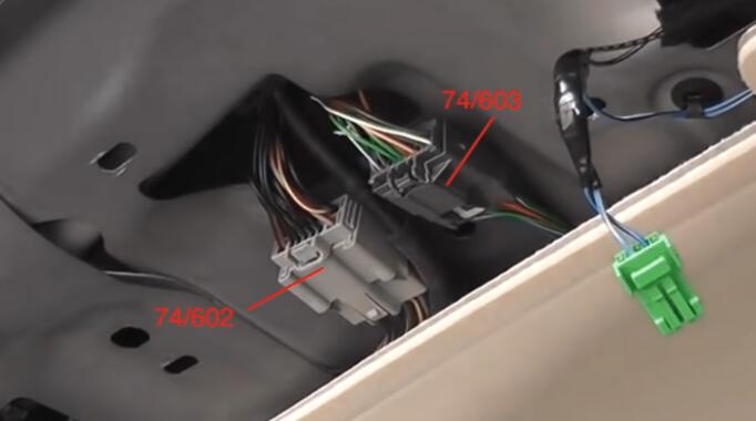 How-to-Install-Tailgate-ModuleV-3.0-to-Volvo-V70-7
