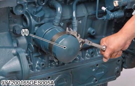 Kubota-V3800-Diesel-Engine-Every-500-Hours-Maintenance-4
