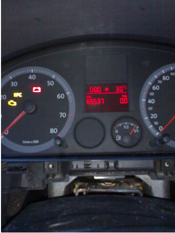 How-to-Remove-24C32-Chip-from-Volkswagen-Caddy-2004-2010-2