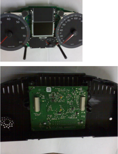 How-to-Remove-24C32-Chip-from-Volkswagen-Caddy-2004-2010-4