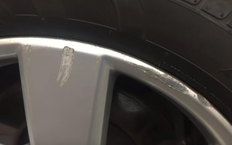 How-to-Repair-Curb-Rash-on-wheel-rim-on-VW-1