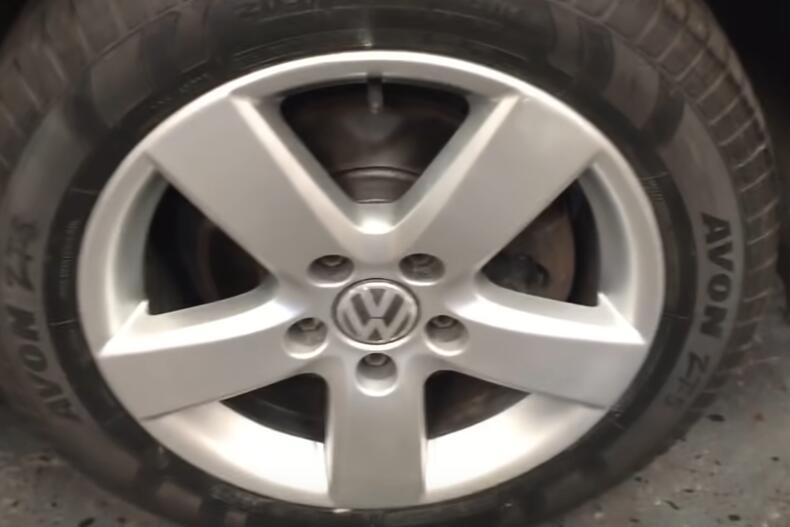 How-to-Repair-Curb-Rash-on-wheel-rim-on-VW-13
