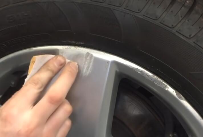 How-to-Repair-Curb-Rash-on-wheel-rim-on-VW-2