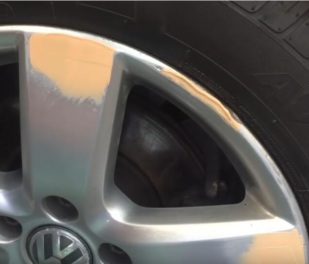 How-to-Repair-Curb-Rash-on-wheel-rim-on-VW-4