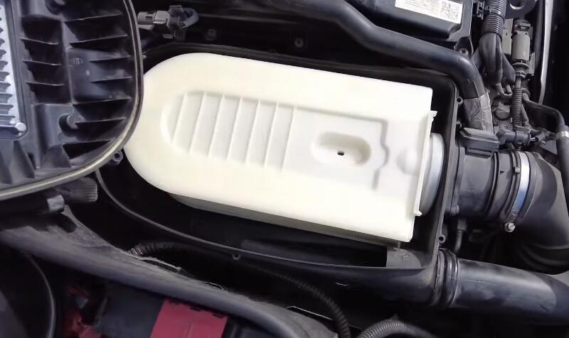 How-to-Replace-Engine-Air-Filter-for-Mercedes-Benz-E-class-W212-8