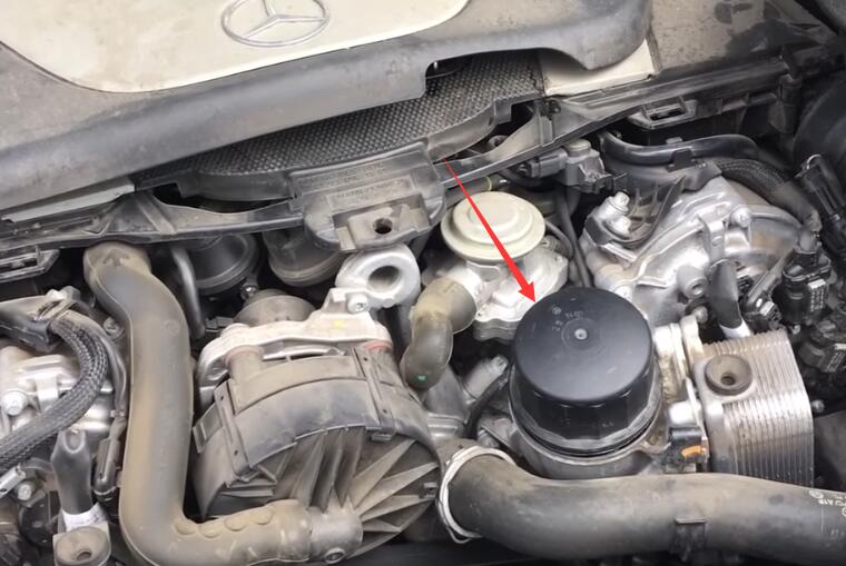 How-to-Change-the-Engine-Oil-by-Yourself-for-Mercedes-GLK-6