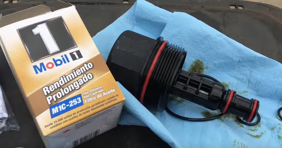 How-to-Change-the-Engine-Oil-by-Yourself-for-Mercedes-GLK-7