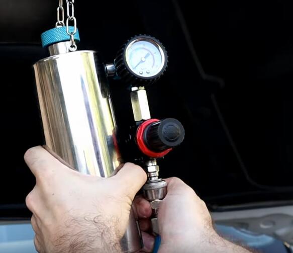 How-to-Quick-Clean-Catalytic-Converter-with-AUTOOL-Kit-7
