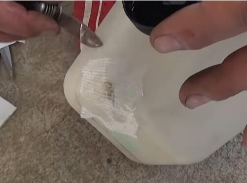 How-to-Repair-Cracked-Windshield-Washer-Reservoir-Tank-by-Yourself-5
