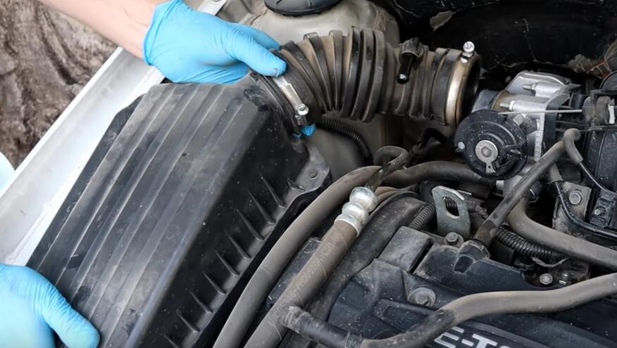 How-to-Replace-AC-Hose-for-a-Cars-AC-Blows-Hot-Air-7