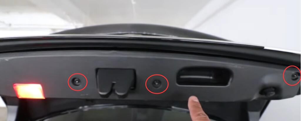 How-to-Cài đặt-Tùy chỉnh-Benz-Lighted-LED-Colored-Star-Emblem-on-Benz-W204-1
