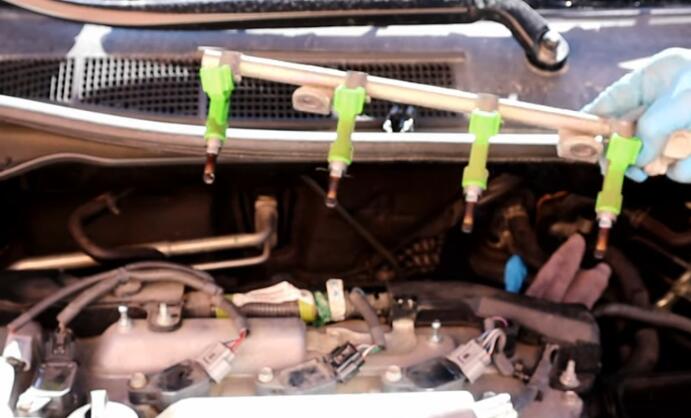 How-to-Take-Out-the-Fuel-Injectors-on-2017-Toyota-Camry-10