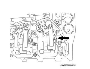 Hitachi-ISUZU-4HK1-Engine-Cylinder-Head-Assembly-Removal-Guide-31