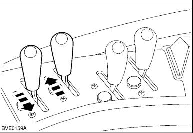 Hydraulic-Power-System-Charge-Pressure-Test-for-New-Holland-T6030-Tractor-5