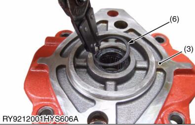 How-to-Disassembly-Pump-for-Kubota-U48-4-Excavator-7