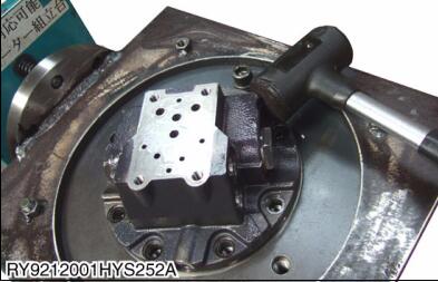 Kubota-U48-4-Excavator-Travel-Motor-Disassembly-Guide-38