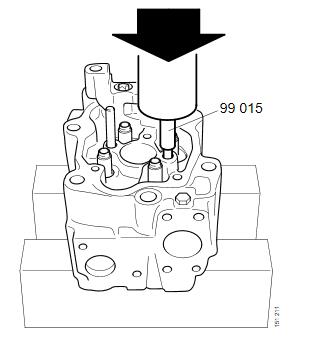 How to Renew Valve Bridge Guide Pins for Scania C,K Series Buses (5)