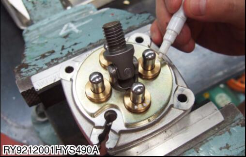 How to Disassemble Pilot Valve for Kubota U48-4 Excavator (4)