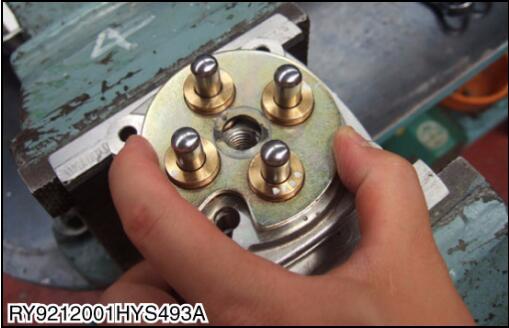 How to Disassemble Pilot Valve for Kubota U48-4 Excavator (6)