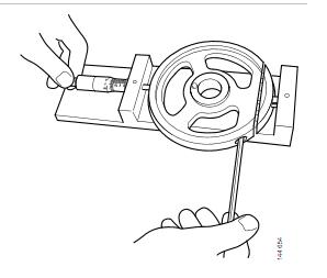 How to Check and Adjust Cylinder Cutter for Scania C,K Series Truck (7)