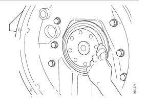 Scania C,K Series 7 Litre Engine Truck Rear Crankshaft Seal Removal Guide (1)