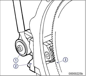 How to Crank MTU 12V 4000 Engine Manually (2)