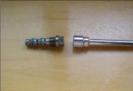 How to Replace Purge Valve for Fendt 900 Vario COM III Tractor (2)