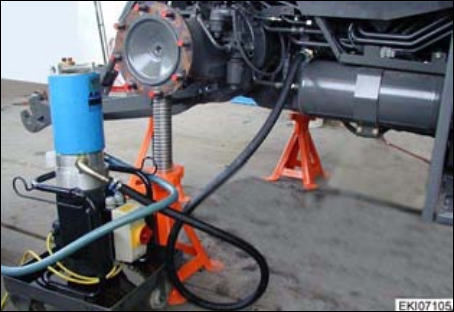 How to Replace Purge Valve for Fendt 900 Vario COM III Tractor (3)