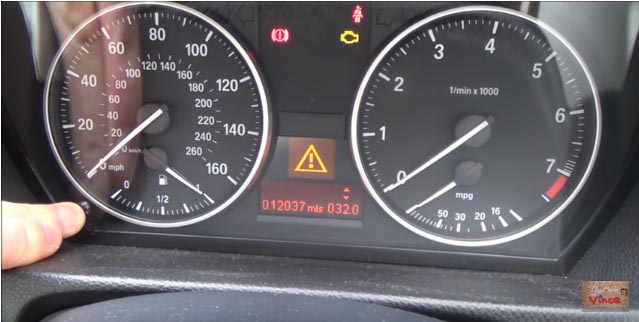 How to Reset Service Light for BMW 318i E92 2013 (6)