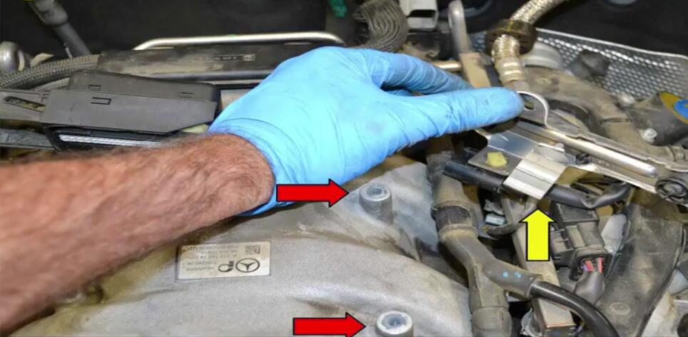 How to Remove Mercedes Benz Intake Manifold (12)